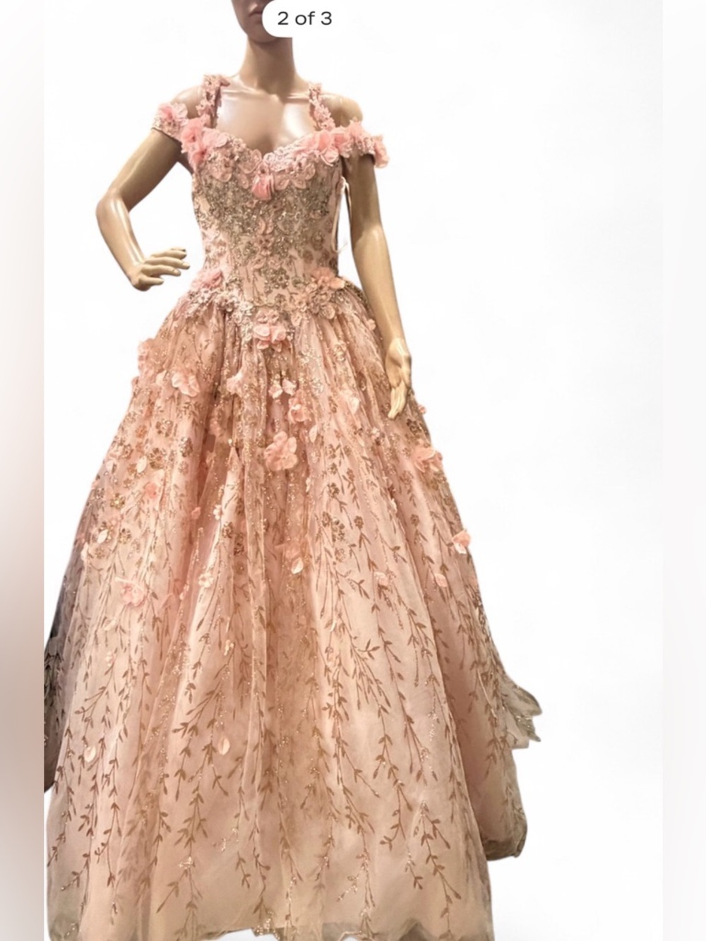Dancing Queen U S A Gown Sweet 16/Quince Sweetheart Neckline Embroidered Sz  S